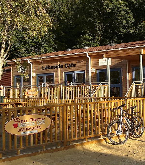 Cafe Exterior Image
